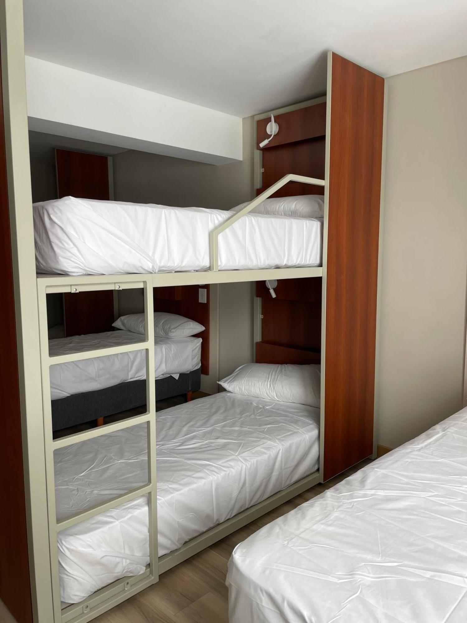 Nomade Mdz Guest house *